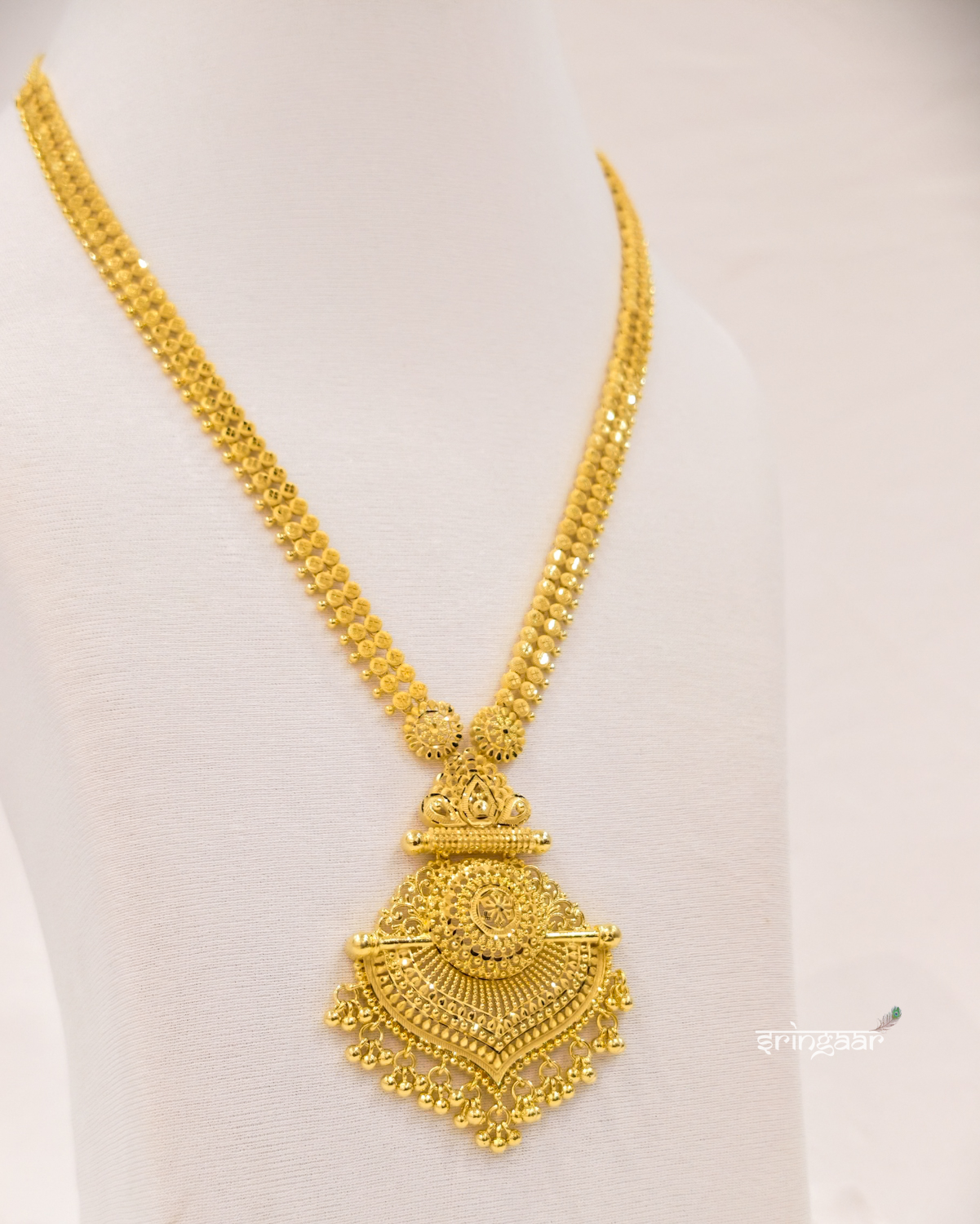 Traditional Fan-Shaped Gold-Look Long Necklace