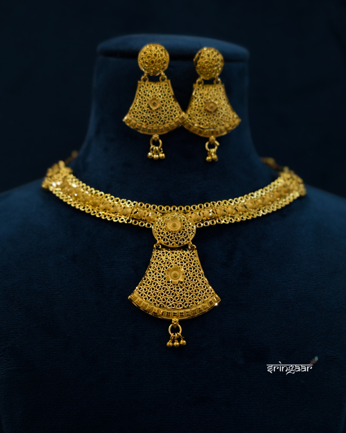 Traditional Fan-Shaped Filigree Gold-Look Necklace Set with Matching Earrings